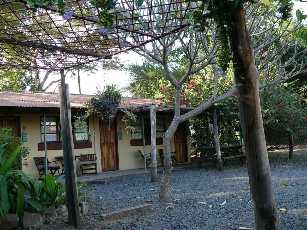 Zigzag Town Lodge Livingstone Ngoại thất bức ảnh