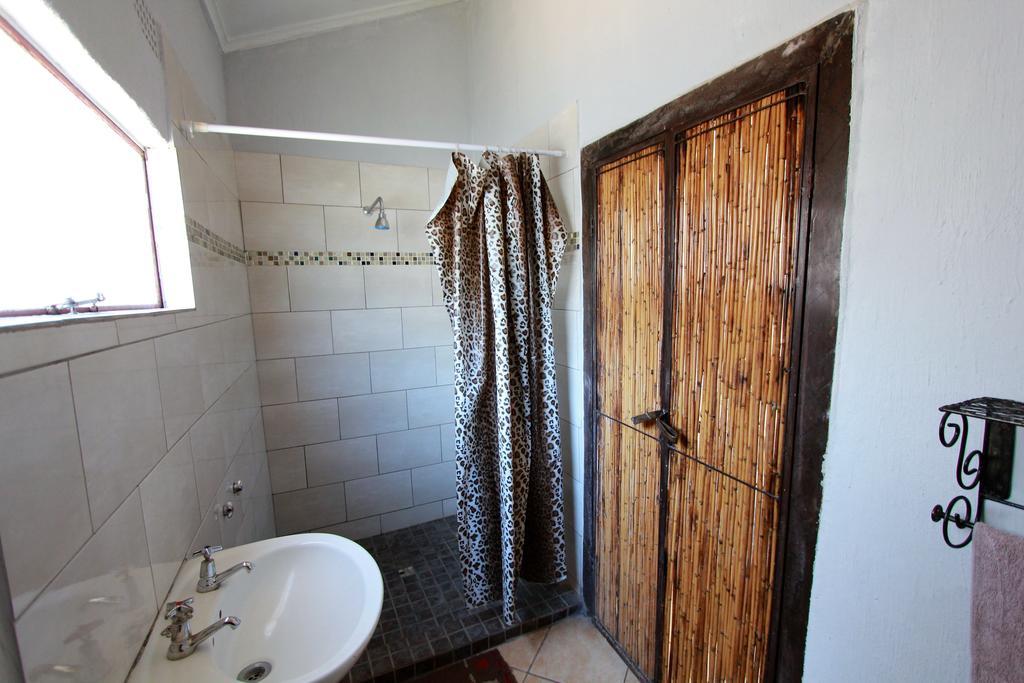 Zigzag Town Lodge Livingstone Ngoại thất bức ảnh