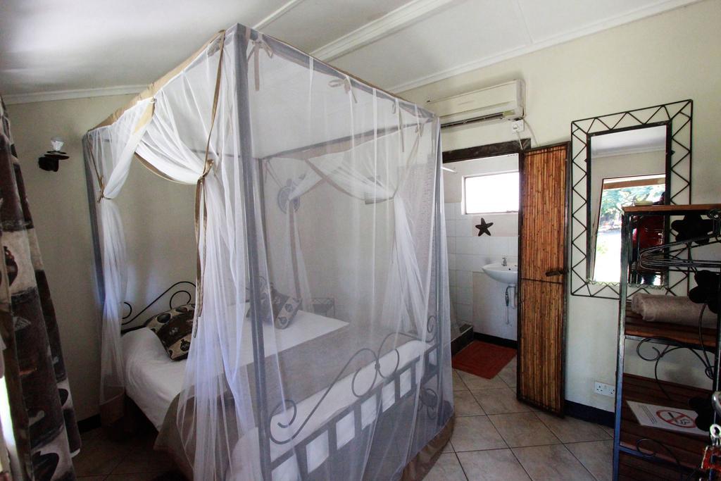 Zigzag Town Lodge Livingstone Ngoại thất bức ảnh
