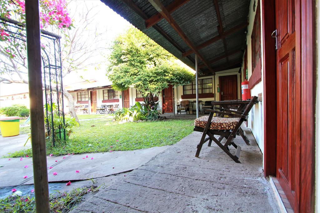 Zigzag Town Lodge Livingstone Ngoại thất bức ảnh