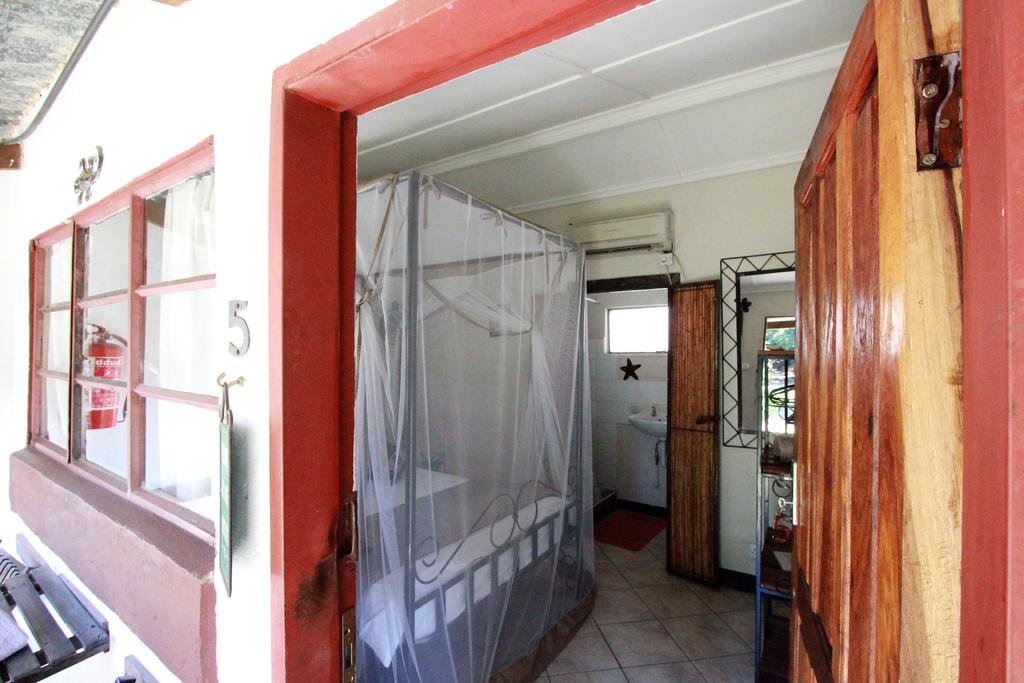 Zigzag Town Lodge Livingstone Ngoại thất bức ảnh