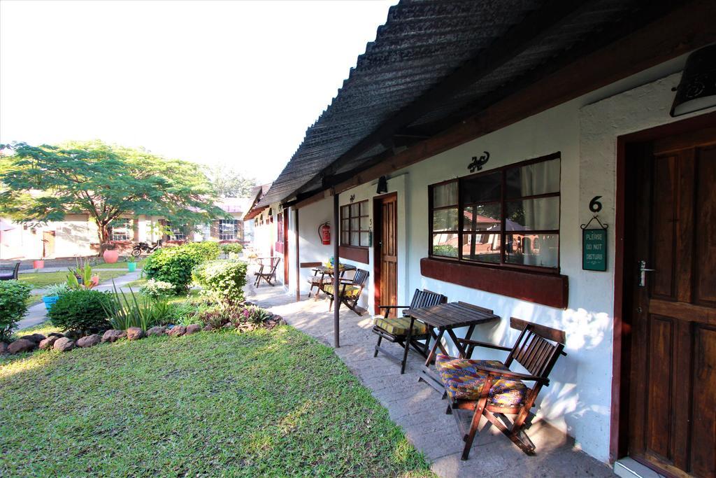 Zigzag Town Lodge Livingstone Ngoại thất bức ảnh