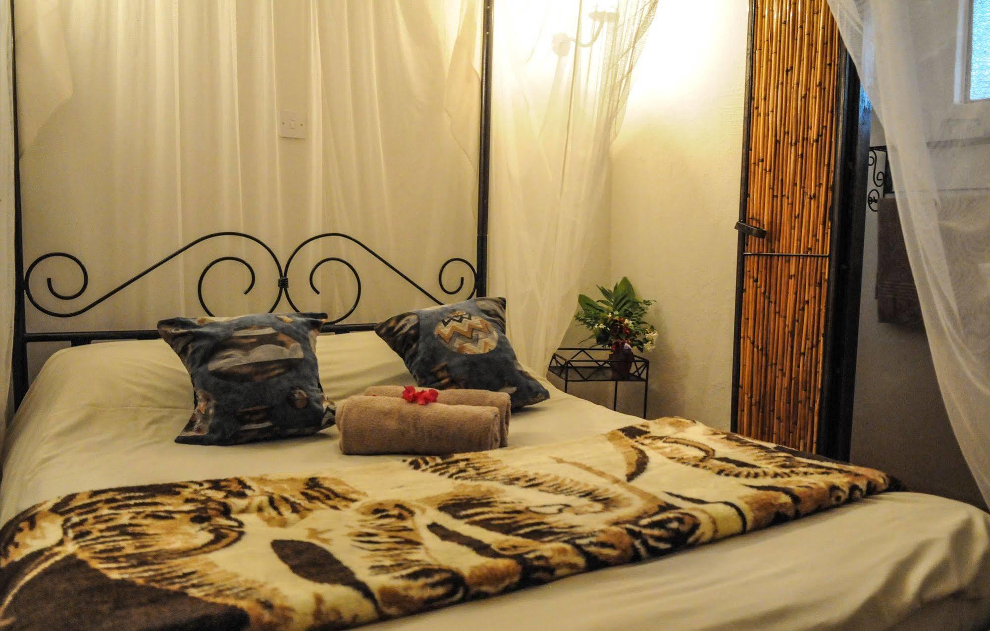 Zigzag Town Lodge Livingstone Ngoại thất bức ảnh